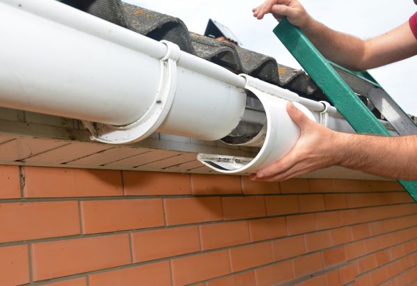 Gutter Maintenance in Raeford